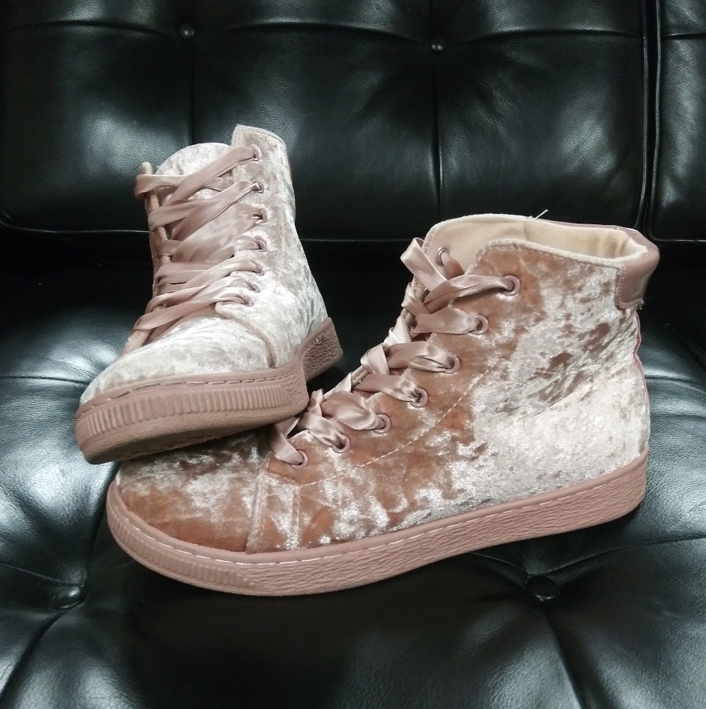 Rouge | SALE🎈Trendy Velvet H/T Sneakers Pink - Picture 9 of 9